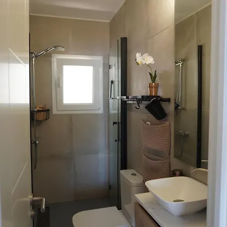 Apartment S1 - 2ch Avec Terrasse Face A La Mer, Parking Inclus Roses
